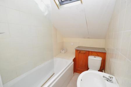 1 bedroom Flat to let in Warwick Avenue, Bedford, MK40