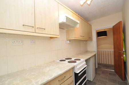 1 bedroom Flat to let in Warwick Avenue, Bedford, MK40