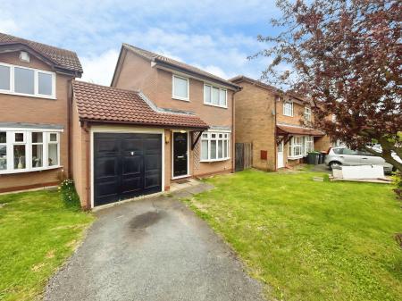 3 bedroom Link detached house for sale in Westminster Gardens, Bedford, MK42