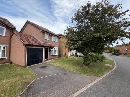 3 bedroom Link detached house for sale in Westminster Gardens, Bedford, MK42