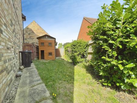 3 bedroom Semi-detached house for sale in Lilleshall Avenue, Milton Keynes, MK10