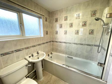 1 bedroom Maisonette to let in Alburgh Close, Bedford, MK42