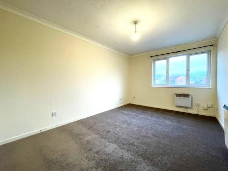 1 bedroom Maisonette to let in Alburgh Close, Bedford, MK42