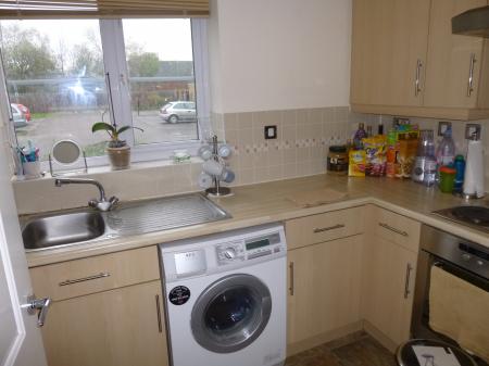2 bedroom Flat to let in Crowe Road, Bedford, MK40