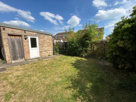 3 bedroom Semi-detached house for sale in Brickhill Drive, Bedford, MK41