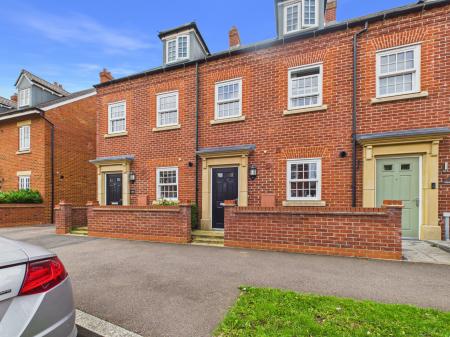 3 bedroom Terraced House for sale in Wilkinson Road, Bedford, MK42
