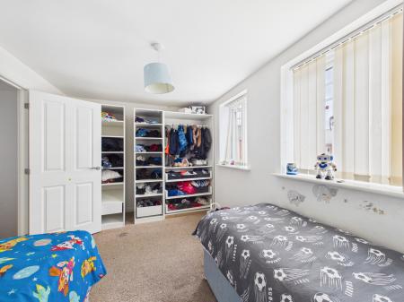 3 bedroom Terraced House for sale in Wilkinson Road, Bedford, MK42
