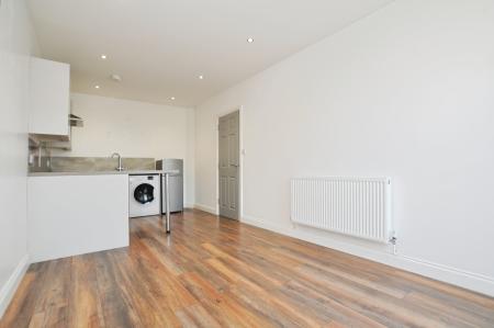 1 bedroom Flat to let in Kingsway, Bedford, MK42