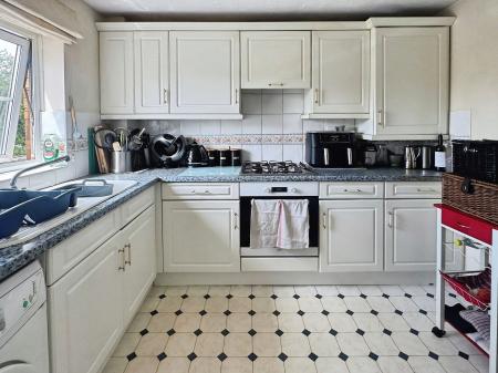 2 bedroom Flat to let in Acorn Way, Bedford, MK42