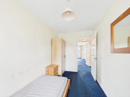 2 bedroom Flat to let in Acorn Way, Bedford, MK42