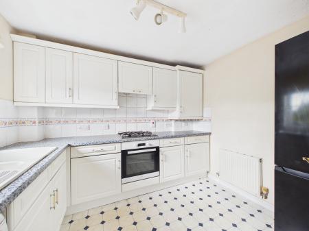 2 bedroom Flat to let in Acorn Way, Bedford, MK42
