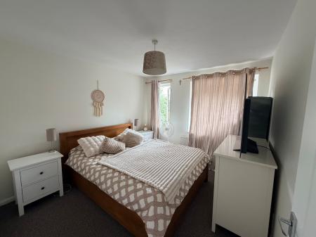 2 bedroom Terraced House for sale in Faraday Drive, MK5