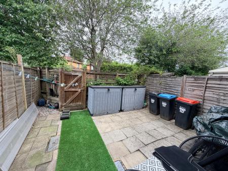 2 bedroom Terraced House for sale in Faraday Drive, MK5