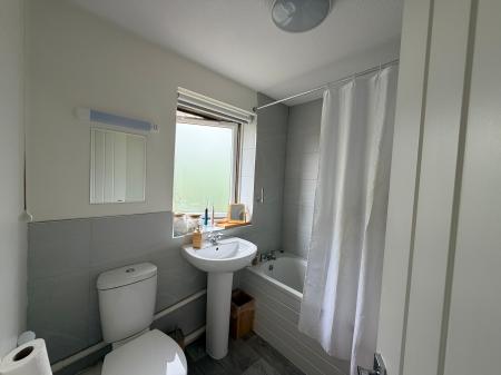 2 bedroom Terraced House for sale in Faraday Drive, MK5