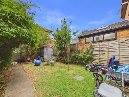 2 bedroom Terraced House for sale in Faraday Drive, MK5, Milton Keynes