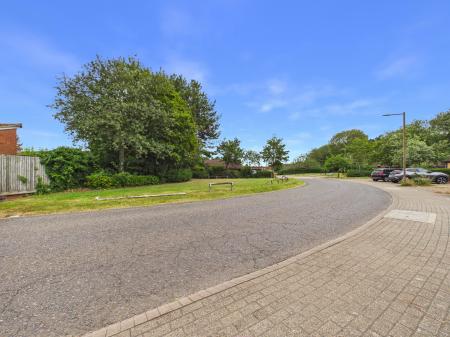2 bedroom Terraced House for sale in Faraday Drive, MK5, Milton Keynes