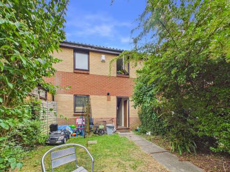2 bedroom Terraced House for sale in Faraday Drive, MK5, Milton Keynes