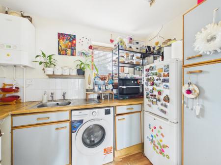 2 bedroom Terraced House for sale in Faraday Drive, MK5, Milton Keynes