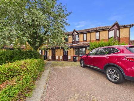 2 bedroom Terraced House for sale in Faraday Drive, MK5, Milton Keynes