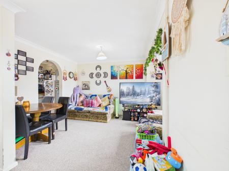 2 bedroom Terraced House for sale in Faraday Drive, MK5, Milton Keynes