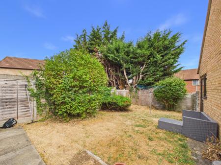 1 bedroom Semi-detached house for sale in Milecastle, Bancroft, MK13