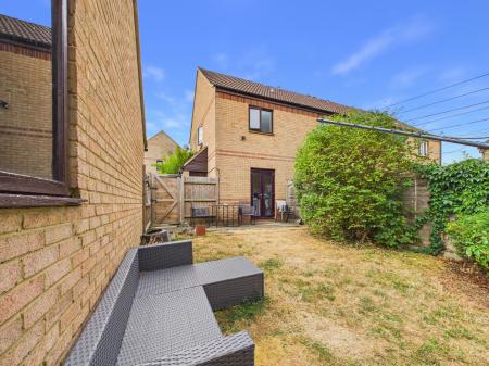 1 bedroom Semi-detached house for sale in Milecastle, Bancroft, MK13