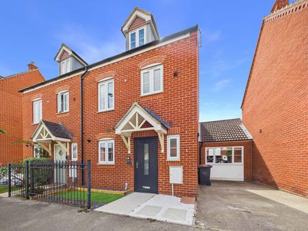 4 bedroom Semi-detached house for sale in Ashmead Road, Bedford, MK41 7
