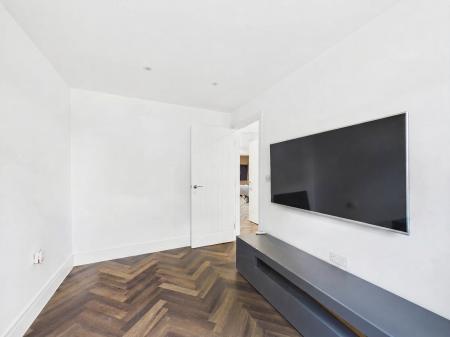 4 bedroom Semi-detached house for sale in Ashmead Road, Bedford, MK41 7