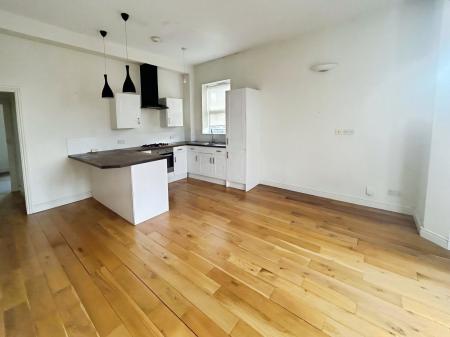 2 bedroom Flat to let in Dynevor Road, Bedford, MK40