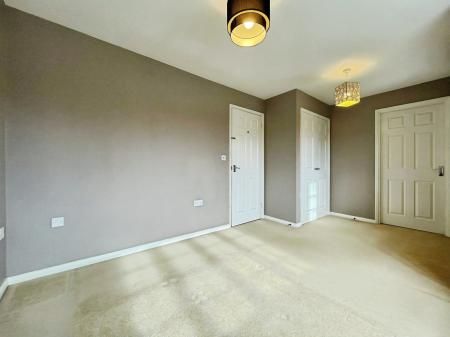 4 bedroom Detached house to let in Shorts Avenue, Shortstown, MK42