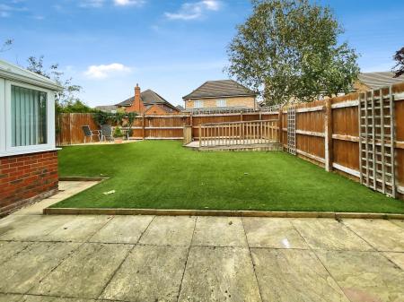 4 bedroom Detached house to let in Shorts Avenue, Shortstown, MK42