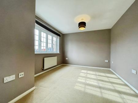 4 bedroom Detached house to let in Shorts Avenue, Shortstown, MK42