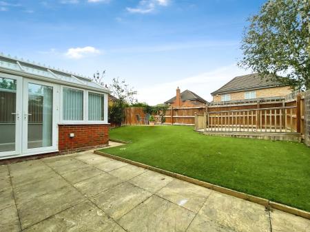 4 bedroom Detached house to let in Shorts Avenue, Shortstown, MK42