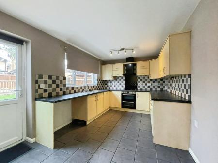 4 bedroom Detached house to let in Shorts Avenue, Shortstown, MK42