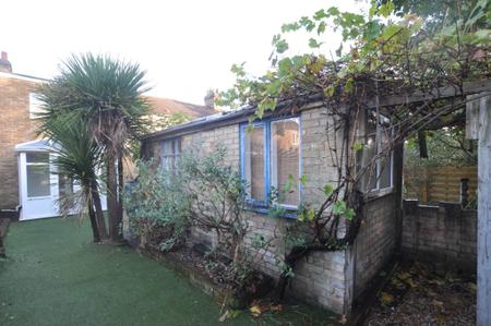 2 bedroom Cottage to let in Lawrence Road, Biggleswade, SG18