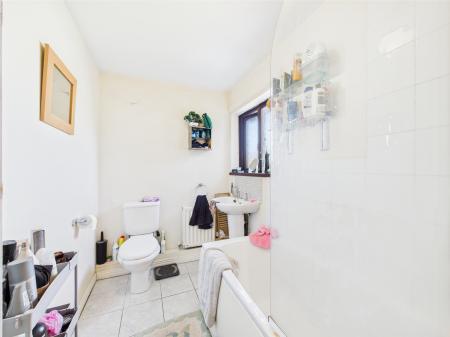 2 bedroom Flat for sale in Annadale Crescent, Belfast, BT7