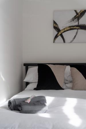 2 bedroom Apartment for sale in Donegall Road, Belfast, BT12