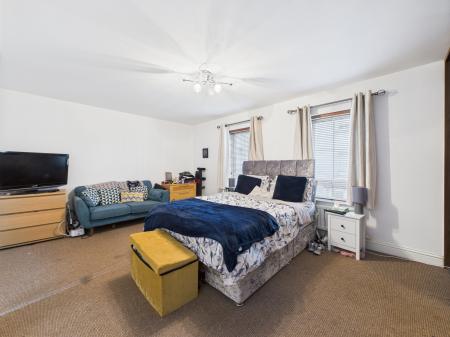 3 bedroom Town house for sale in Hillsborough Road, Carryduff, BT8