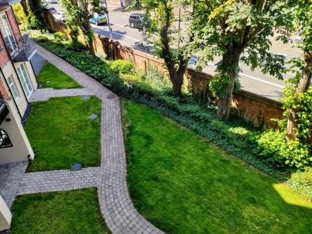 2 bedroom Apartment for sale in Ravenhill Road, Belfast, BT6