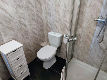 2 bedroom Apartment for sale in Ravenhill Road, Belfast, BT6