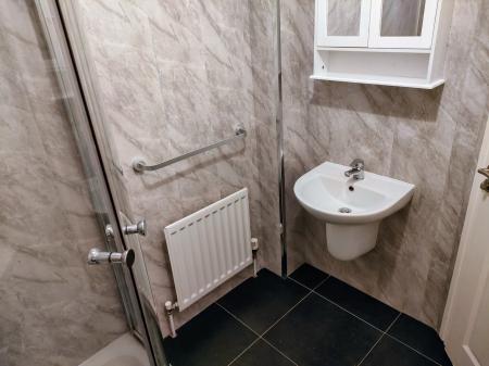 2 bedroom Apartment for sale in Ravenhill Road, Belfast, BT6