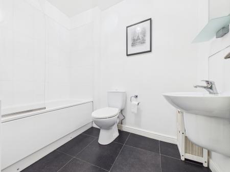 2 bedroom Apartment for sale in Ravenhill Road, Belfast, BT6