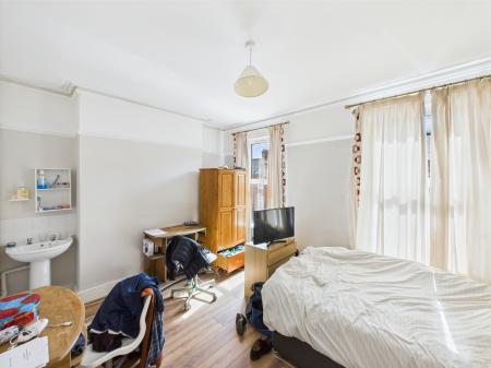 5 bedroom Terraced House for sale in Stranmillis Gardens, Belfast, BT9