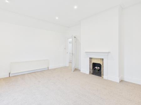 2 bedroom Flat to let in 192a Kingsway, Dunmurry, Belfast, BT17