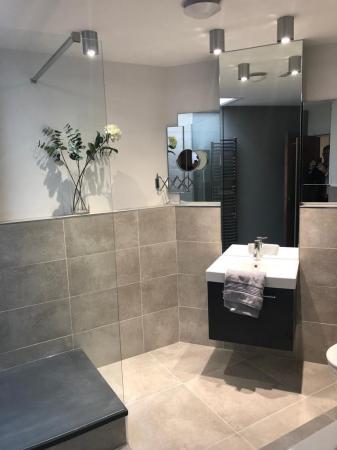 2 bedroom Flat to let in 2A Ardmore Avenue, Belfast, BT7