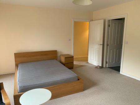 2 bedroom Apartment to let in Bell Towers South, Belfast, BT6