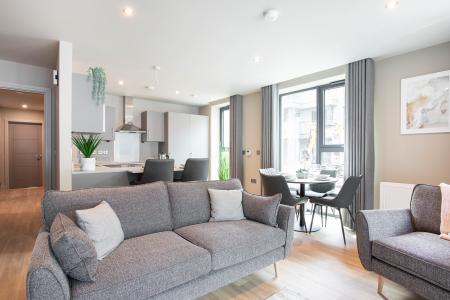 2 bedroom Flat to let in 62 Knocknagoney Road, Belfast, BT4