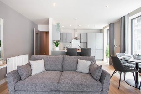 2 bedroom Flat to let in 62 Knocknagoney Road, Belfast, BT4