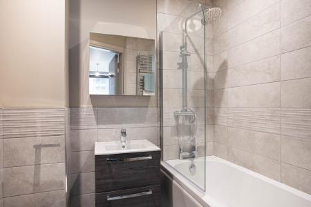 2 bedroom Flat to let in 62 Knocknagoney Road, Belfast, BT4