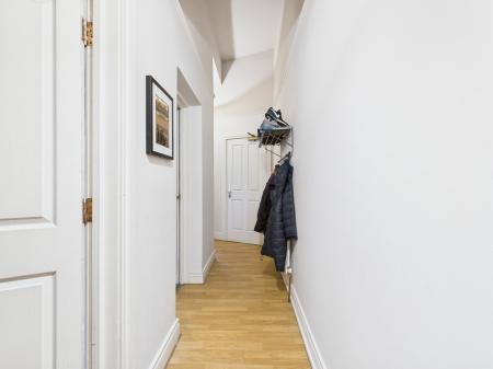 1 bedroom Flat to let in 14 College Gardens, Belfast, BT9